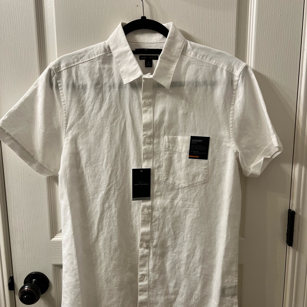 Marc Anthony White Men's  sutton Down Shirt Sleeve Shirt.  Size S.  New